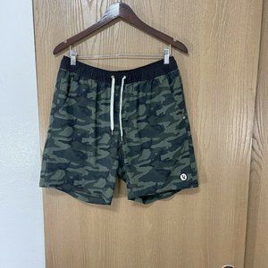 VUORI SIZE L MEN’S KORE SHORT LINED GREEN CAMO POCKETS